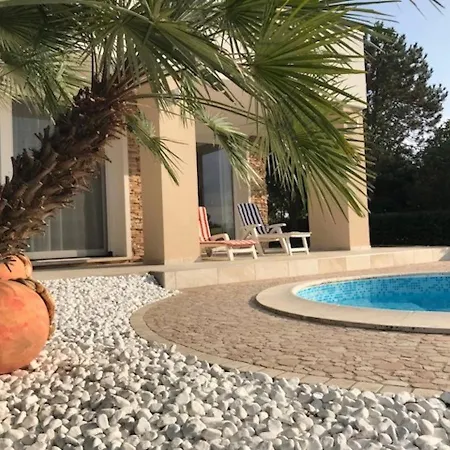 Beautiful Modern In Albarella By Beahost *
