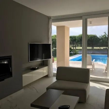 Beautiful Modern In Albarella By Beahost